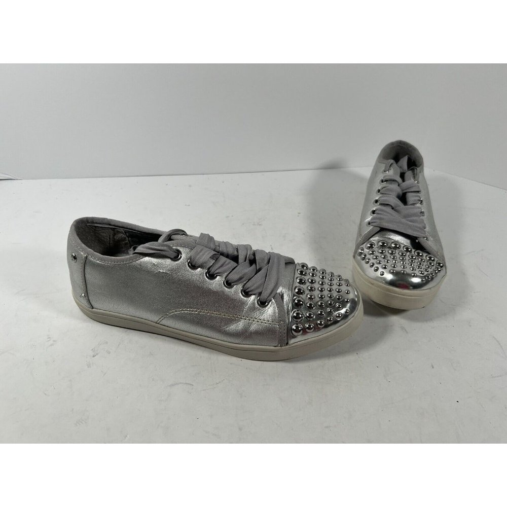 Simply Vera Wang  Women’s Silver Shining Metallic Sneaker Size 7.5